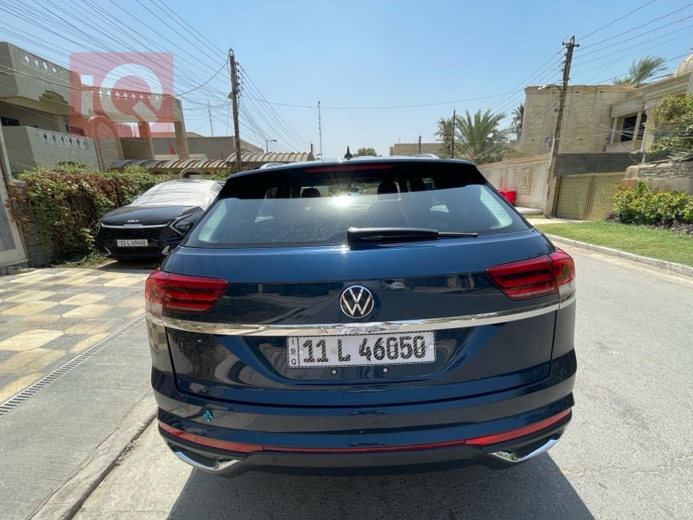 ڤۆڵکسواگن ئەتڵەس کرۆس سپۆرت
